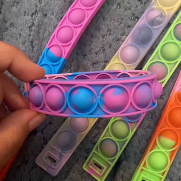 Five Pop-It Bracelets - Picture 2 of 2